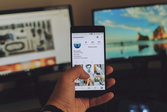How to Use AI to Automate Social Media Management