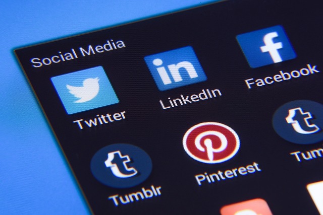 how to use ai for social media marketing